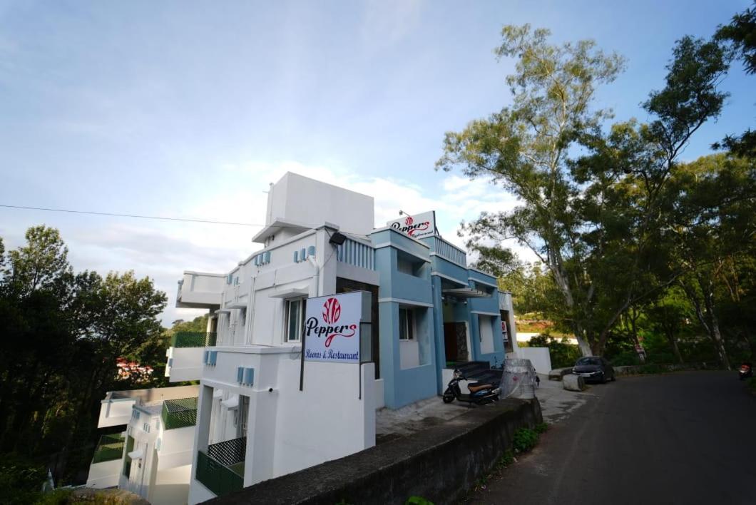 Hotel Peppers Yercaud Exterior photo