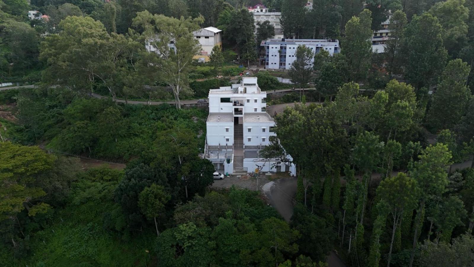 Hotel Peppers Yercaud Exterior photo